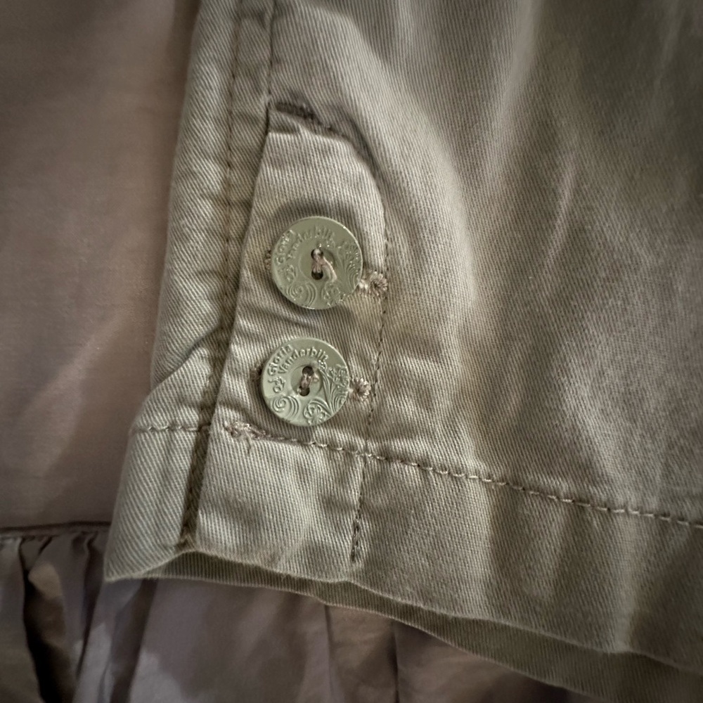 Light Green‎ Casual Shorts - Picture 3 of 8